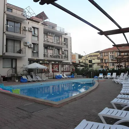 Hypnotic Complex Ξενοδοχείο Νεσέμπαρ
